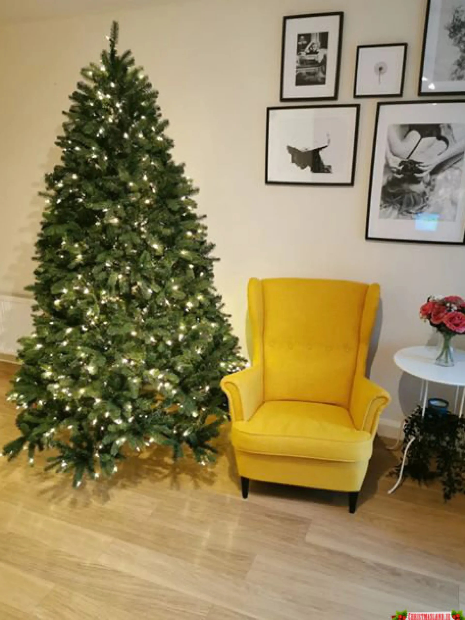 7.5Ft Feel Real Newberry Spruce Pre-Lit Artificial Christmas Tree